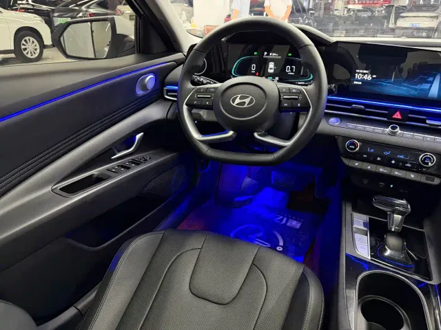 Hyundai Elantra — Фото автомобиля 13