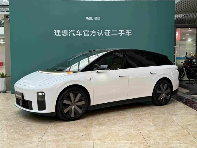 Фотография автомобиля — Li Auto i6