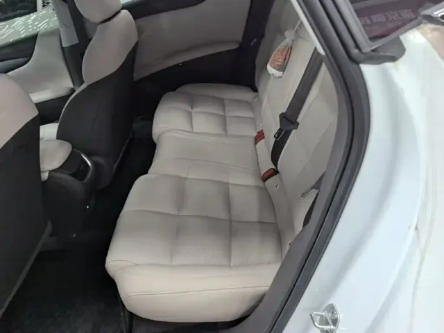 IM Motors L6 — Фото автомобиля 16