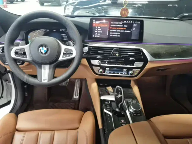 BMW 6 Series Gran Turismo — Фото автомобиля 9