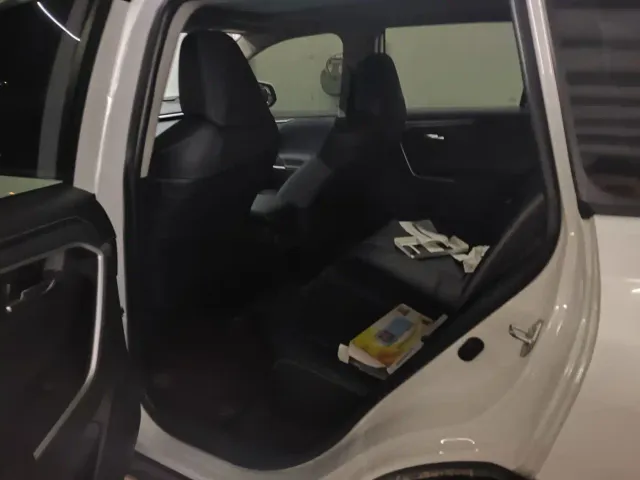 Toyota RAV4 — Фото автомобиля 3