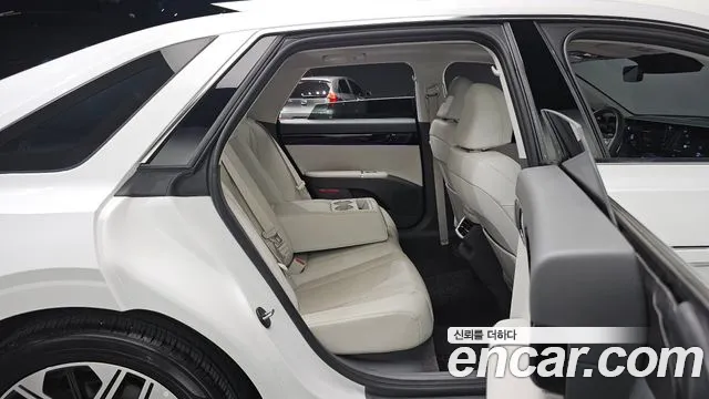 Hyundai Grandeur Grandeur (GN7) — Фото автомобиля 11