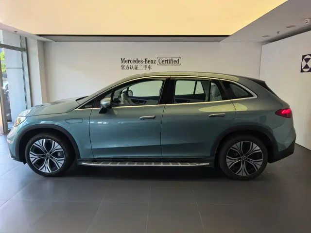 Mercedes-Benz EQE SUV — Фото автомобиля 15