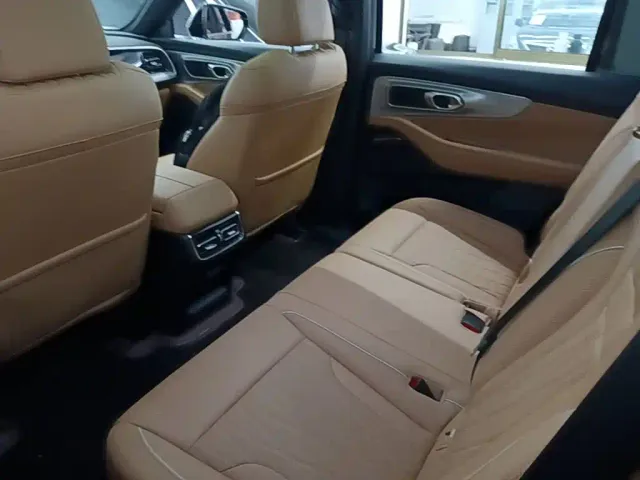 GAC Trumpchi GS8 — Фото автомобиля 16