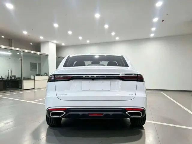 Geely Emgrand — Фото автомобиля 8