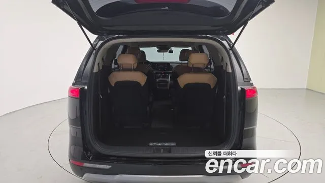 Kia Carnival Generation 4 — Фото автомобиля 20