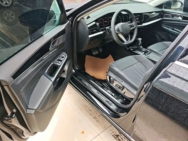Volkswagen Passat — Фото автомобиля 15