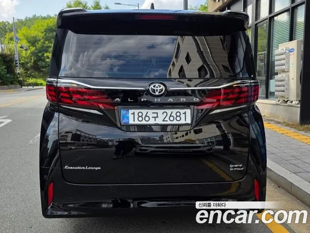Toyota Alphard Generation 4 — Фото автомобиля 11