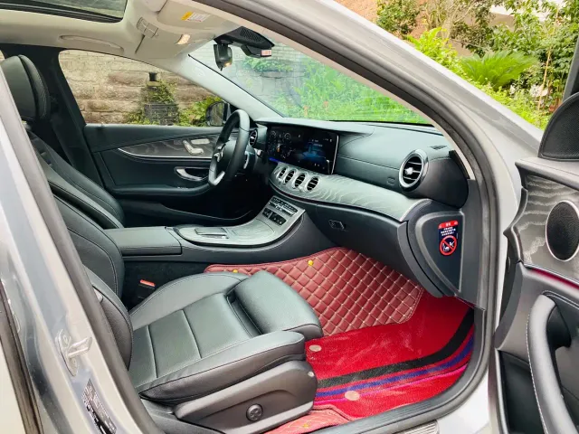 Mercedes-Benz E-Class — Фото автомобиля 18
