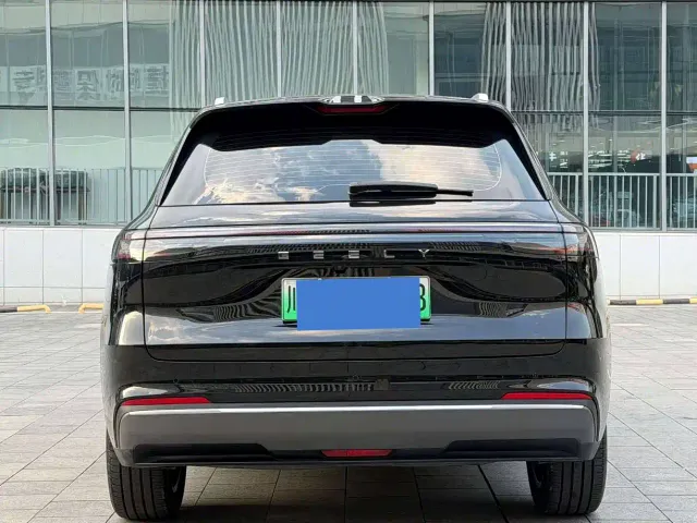 Geely Galaxy Starship 7 EM-i — Фото автомобиля 8