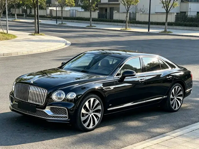 Фотография автомобиля — Bentley Flying Spur