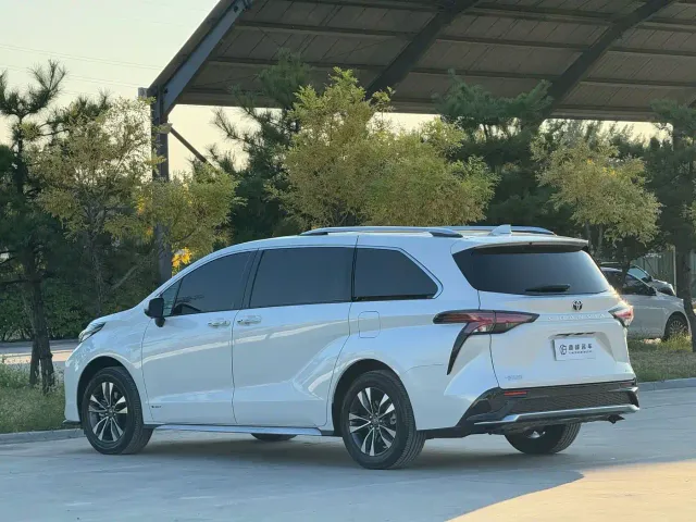 Toyota Granvia — Фото автомобиля 21