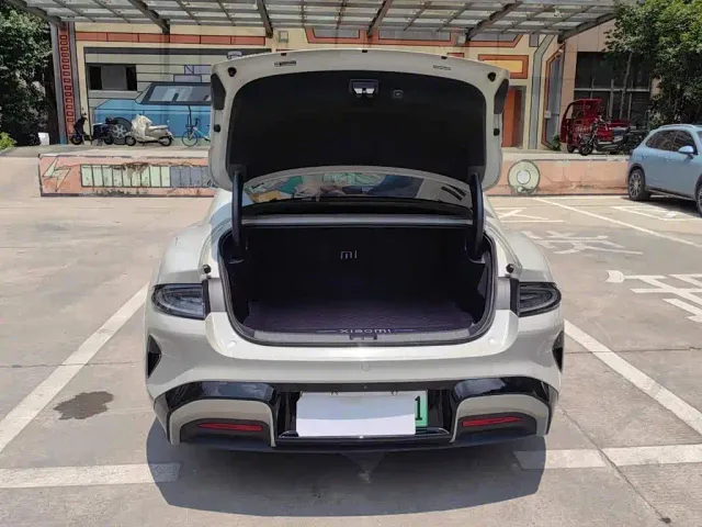 Xiaomi SU7 — Фото автомобиля 14