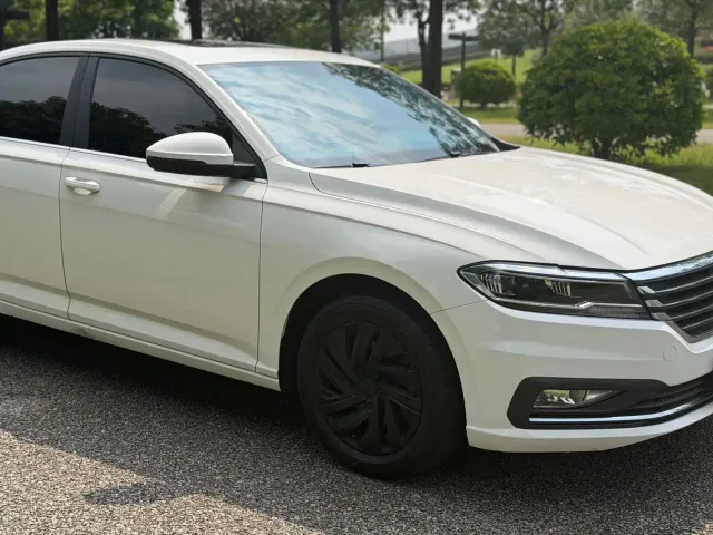 Volkswagen Lavida — Фото автомобиля 4