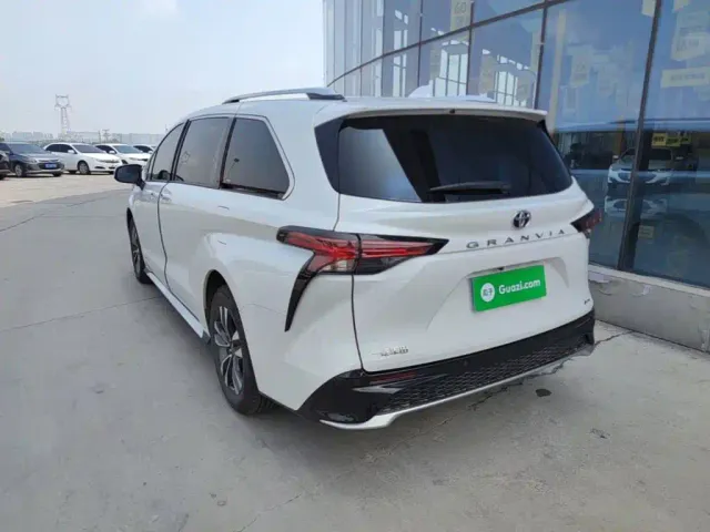 Toyota Granvia — Фото автомобиля 4