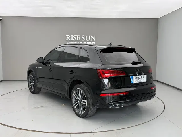 Audi Q5L — Фото автомобиля 11