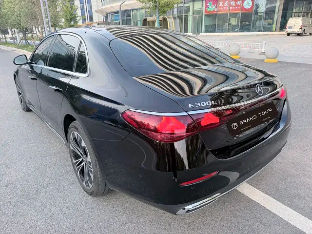 Mercedes-Benz E-Class — Фото автомобиля 10