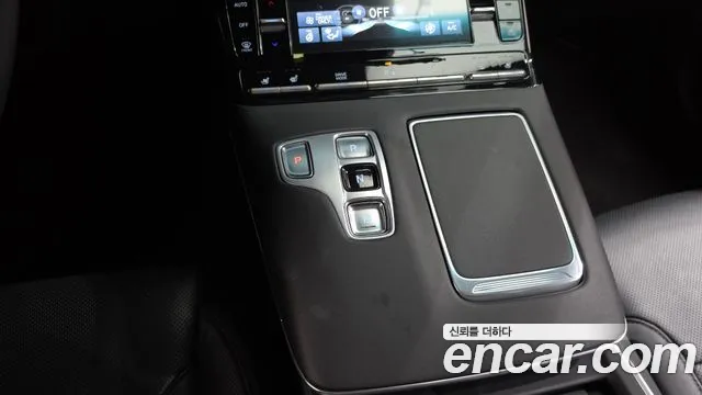 Hyundai Grandeur (New) Hybrid — Фото автомобиля 12