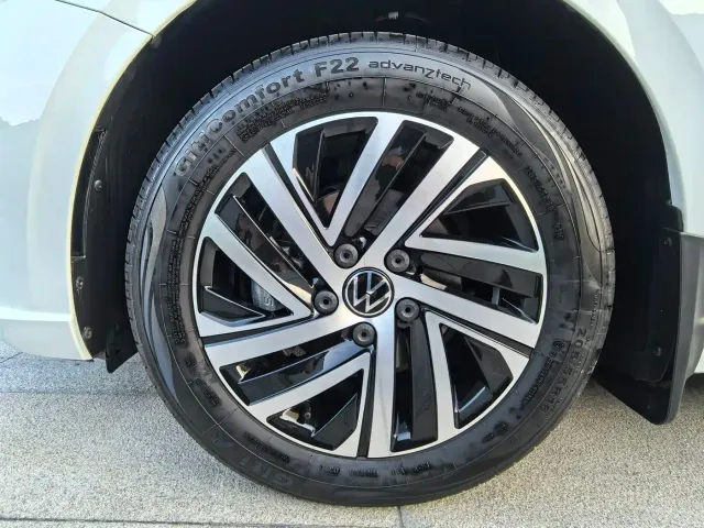 Volkswagen Lavida — Фото автомобиля 14
