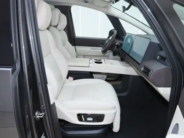 Li Auto MEGA — Фото автомобиля 12