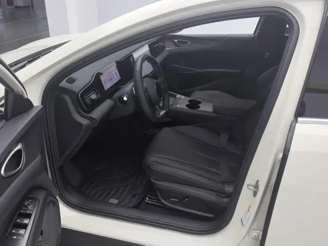 BYD Seal 06 — Фото автомобиля 9