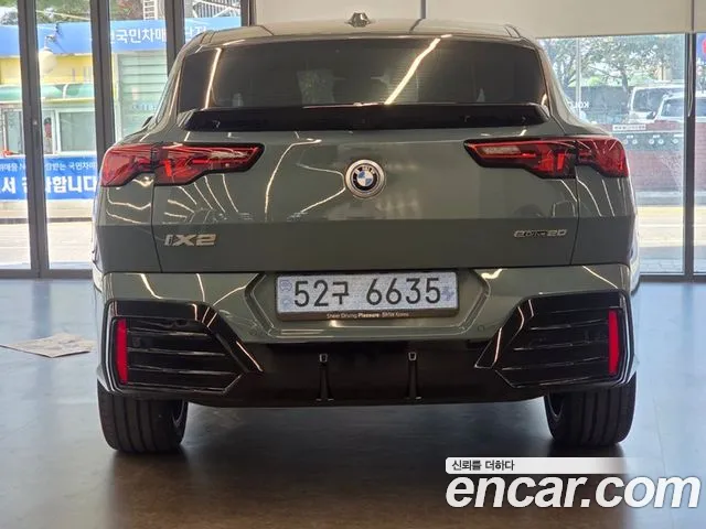 BMW iX2 U10 — Фото автомобиля 4