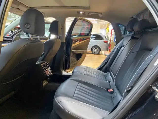 Volkswagen Passat — Фото автомобиля 14