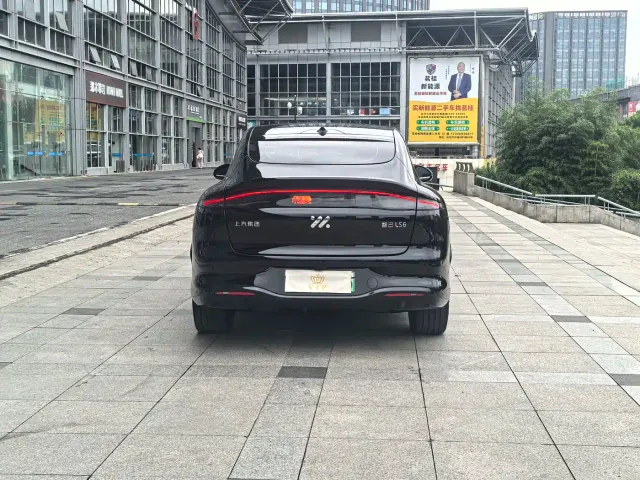 IM Motors LS6 — Фото автомобиля 13
