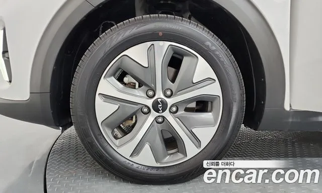 Kia Niro — Фото автомобиля 5