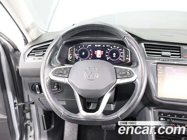 Volkswagen Tiguan — Фото автомобиля 14