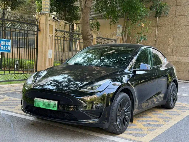 Фотография автомобиля — Tesla Model Y