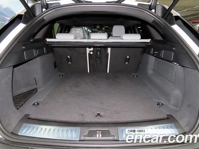Land Rover Range Rover Velar — Фото автомобиля 18