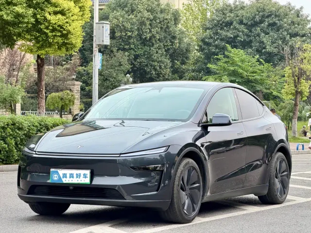 Фотография автомобиля — Tesla Model Y