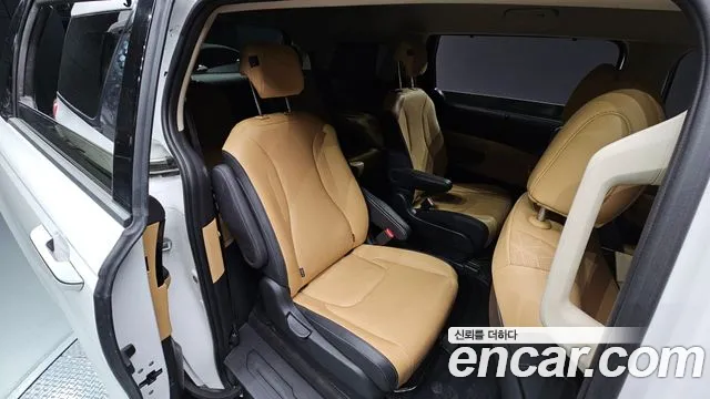 Kia Carnival — Фото автомобиля 11