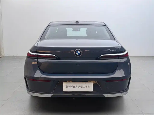 BMW 7 Series — Фото автомобиля 5