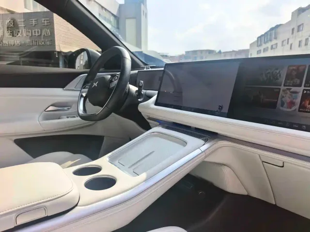 Xpeng G9 — Фото автомобиля 10