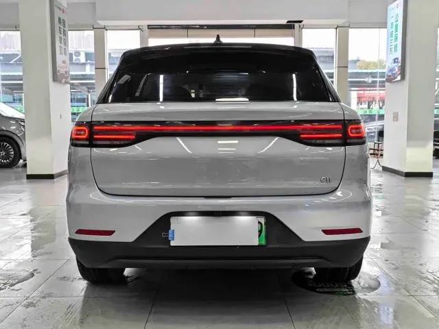 Leapmotor C11 — Фото автомобиля 11