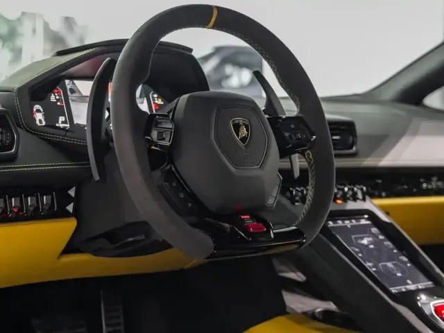Lamborghini Huracan — Фото автомобиля 9