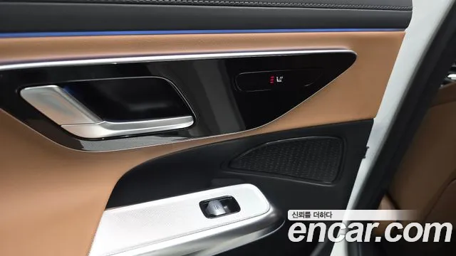 Mercedes-Benz E-Class — Фото автомобиля 25