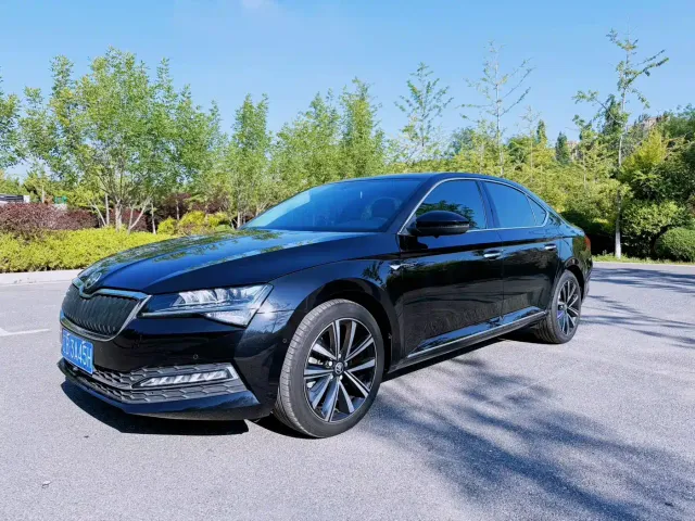 Фотография автомобиля — Skoda Superb