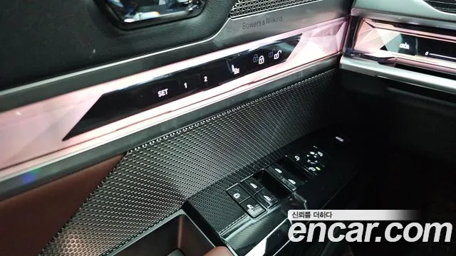 BMW 7-Series — Фото автомобиля 22