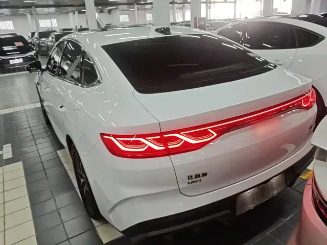 BYD Qin L — Фото автомобиля 4
