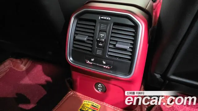 Porsche Macan — Фото автомобиля 18