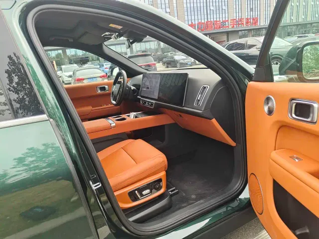 Li Auto L8 — Фото автомобиля 7