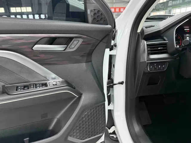 Haval H6 — Фото автомобиля 9