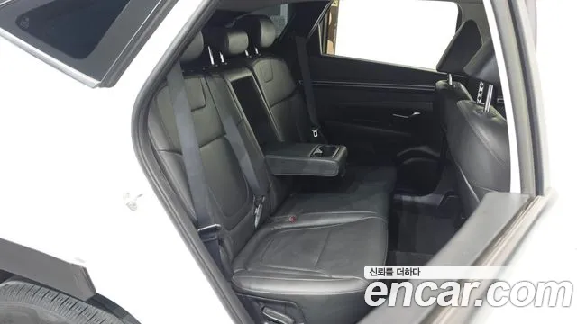 Hyundai Tucson Tucson (NX4) Дизель 2.0 2WD — Фото автомобиля 12