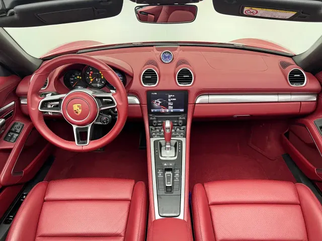 Porsche 718 — Фото автомобиля 12