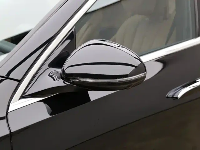 Mercedes-Benz E-Class — Фото автомобиля 27