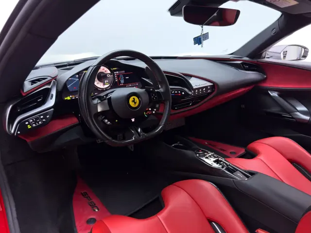 Ferrari SF90 — Фото автомобиля 25