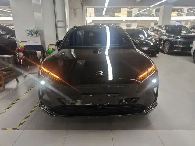 Nio ET5 Touring — Фото автомобиля 2